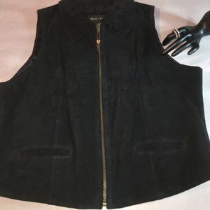 Black Suede 100% leather Vest Size 10 & Bonus stretchy rings